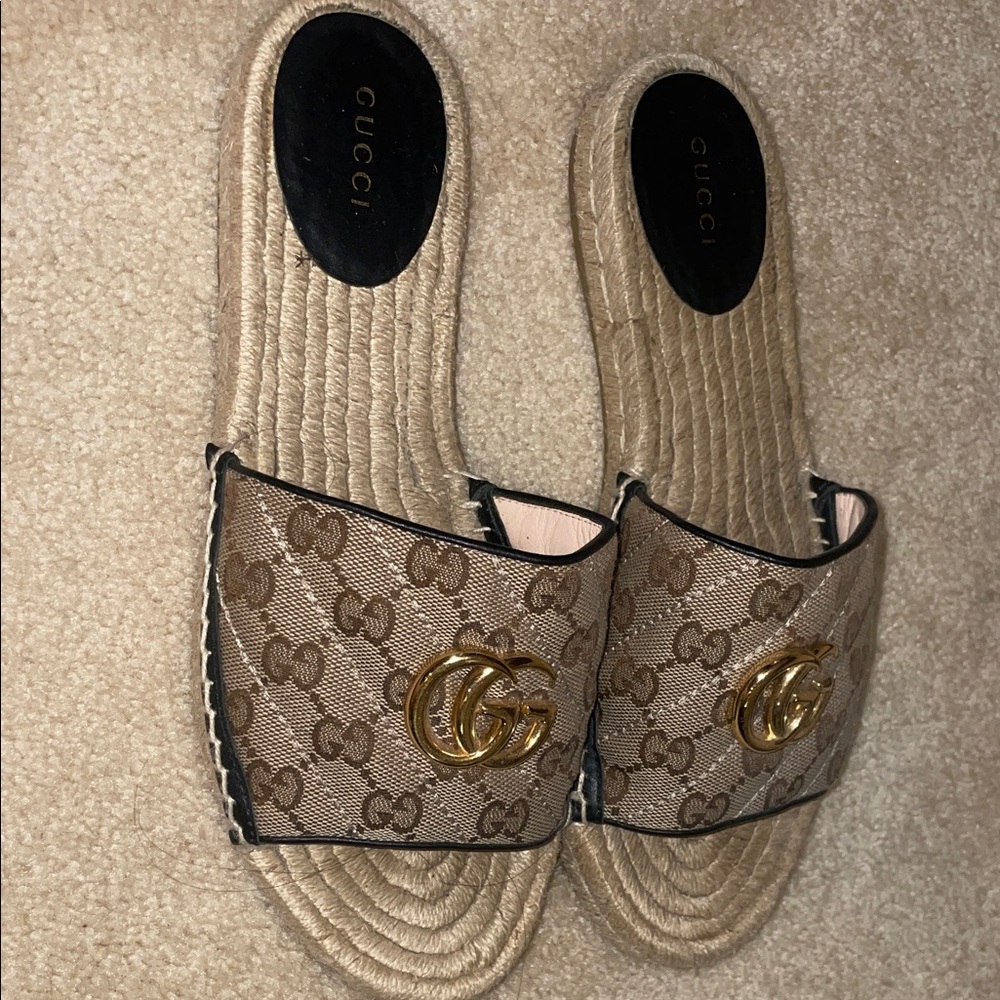 Gucci Women's Beige Monogram Slide Sandals- worn twice